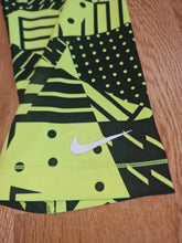 Load image into Gallery viewer, Nike Pro leggings size small
